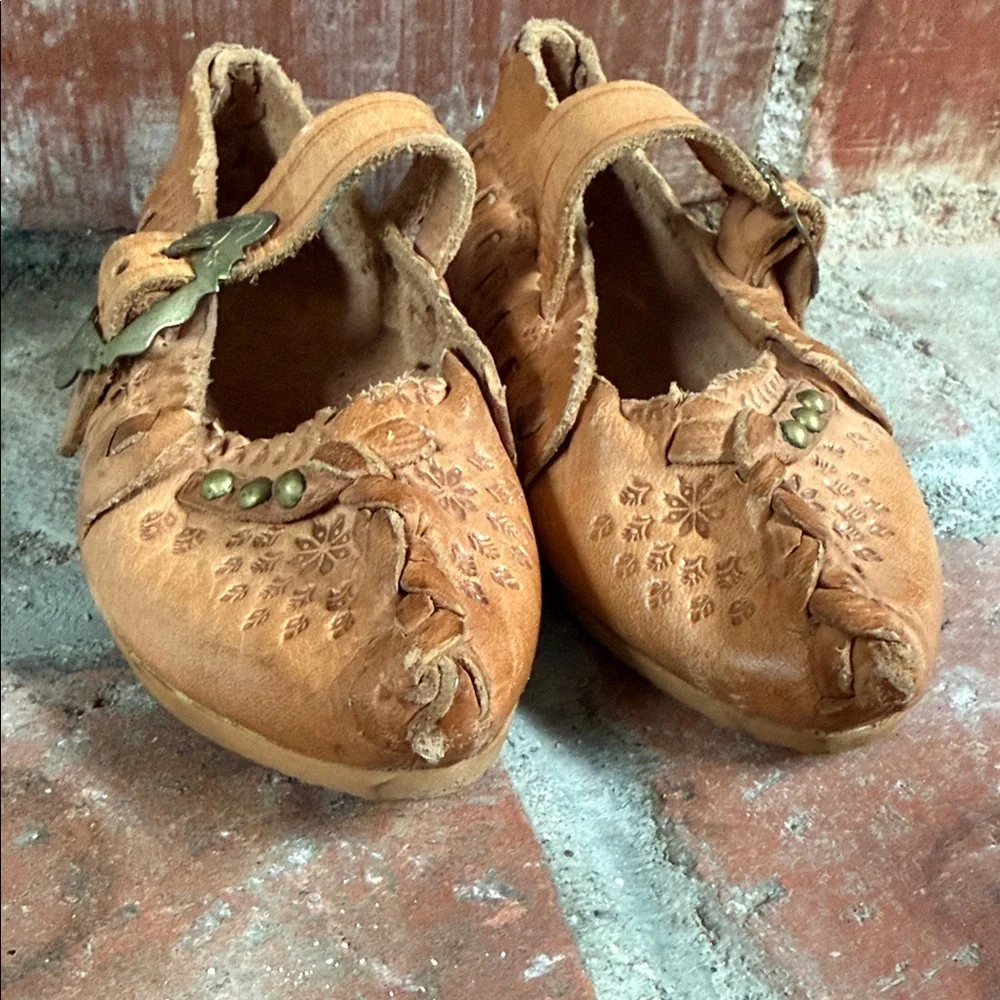 Polish Handcrafted Tan Leather kierpce folk Shoes